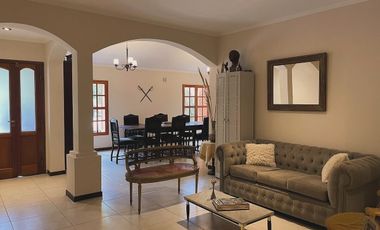 Casa en venta de 4 dormitorios c/ cochera en Balcon De La Ciudad