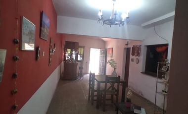 Casa en venta de 4 dormitorios c/ cochera en La Chacarita