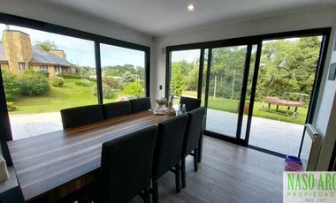 Chalet de categoría en venta. Sierra de los Padres, frente al golf. Gas natural