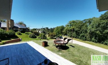 Chalet de categoría en venta. Sierra de los Padres, frente al golf. Gas natural