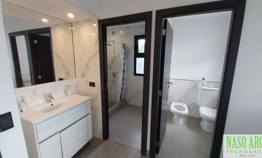 Chalet de categoría en venta. Sierra de los Padres, frente al golf. Gas natural