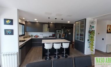 Chalet de categoría en venta. Sierra de los Padres, frente al golf. Gas natural