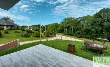 Chalet de categoría en venta. Sierra de los Padres, frente al golf. Gas natural