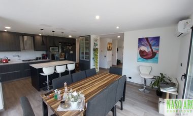 Chalet de categoría en venta. Sierra de los Padres, frente al golf. Gas natural