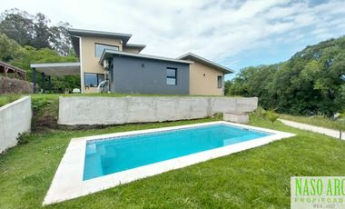 Chalet de categoría en venta. Sierra de los Padres, frente al golf. Gas natural