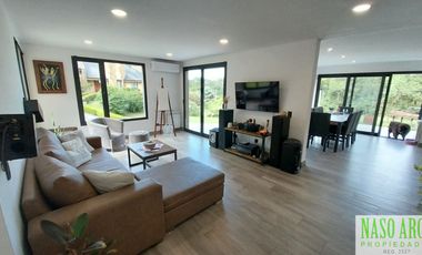 Chalet de categoría en venta. Sierra de los Padres, frente al golf. Gas natural