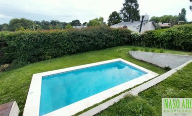 Chalet de categoría en venta. Sierra de los Padres, frente al golf. Gas natural