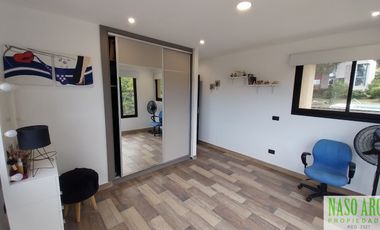 Chalet de categoría en venta. Sierra de los Padres, frente al golf. Gas natural