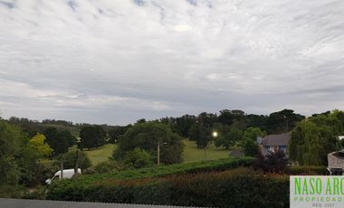 Chalet de categoría en venta. Sierra de los Padres, frente al golf. Gas natural