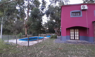 Dúplex con pileta y quincho, Colón.