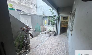 PH en planta baja al fondo con patio, 4 ambientes, Ciudadela.