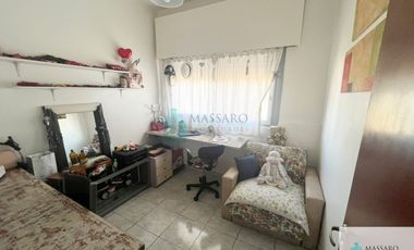 Ph en primer piso por escalera, 4 ambientes con terraza, Ciudadela Norte.