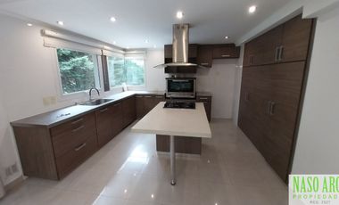 Propiedad de primer nivel en venta en Sierra de los Padres. Gas Nat.