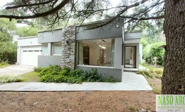 Propiedad de primer nivel en venta en Sierra de los Padres. Gas Nat.