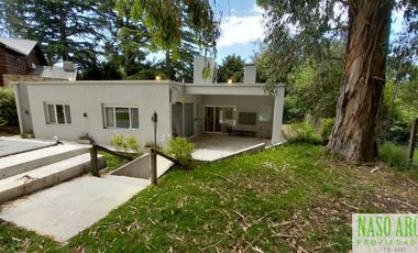 Propiedad de primer nivel en venta en Sierra de los Padres. Gas Nat.