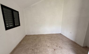CASA DE 2 DORMITORIOS, B° INTA