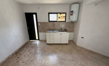 CASA DE 2 DORMITORIOS, B° INTA