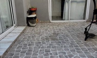 Casa interna ÚNICA en venta de 1 dormitorio en Echesortu, posible AMPLIACIÓN.