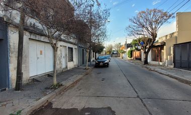 Casa interna ÚNICA en venta de 1 dormitorio en Echesortu, posible AMPLIACIÓN.