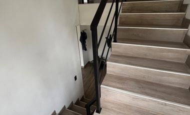 Venta Moderno Chalet 6 ambientes con piscina. Zona Golf, Sierra de los Padres