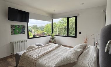 Venta Moderno Chalet 6 ambientes con piscina. Zona Golf, Sierra de los Padres