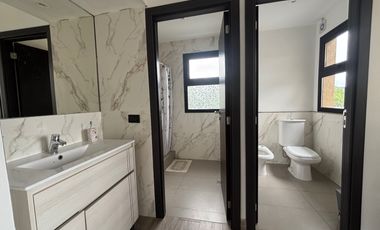 Venta Moderno Chalet 6 ambientes con piscina. Zona Golf, Sierra de los Padres