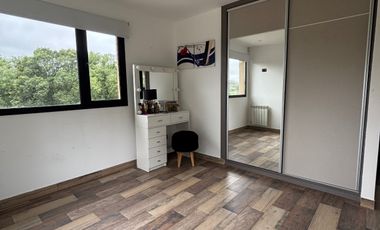 Venta Moderno Chalet 6 ambientes con piscina. Zona Golf, Sierra de los Padres