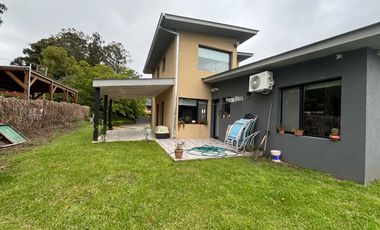 Venta Moderno Chalet 6 ambientes con piscina. Zona Golf, Sierra de los Padres