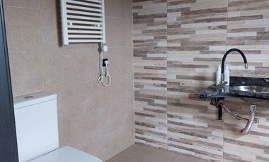 Venta Moderno Chalet 6 ambientes con piscina. Zona Golf, Sierra de los Padres