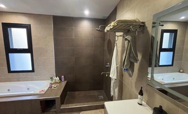 Venta Moderno Chalet 6 ambientes con piscina. Zona Golf, Sierra de los Padres