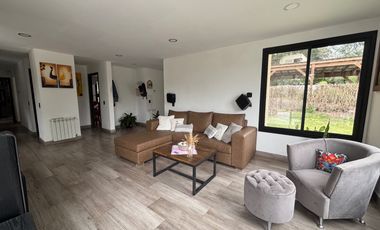 Venta Moderno Chalet 6 ambientes con piscina. Zona Golf, Sierra de los Padres