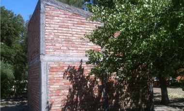 Interesante Finca En Venta con hermosa casa-San Rafael Mendoza - Colonia Elena