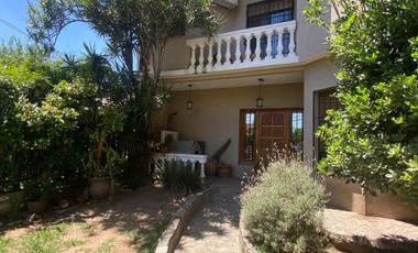 Casa en venta de 4 dormitorios c/ cochera en San Miguel