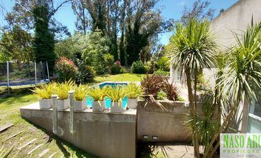 Moderno Chalet en vente en Sierra de los Padres. Gas natural conectado