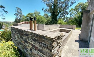 Moderno Chalet en vente en Sierra de los Padres. Gas natural conectado