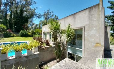 Moderno Chalet en vente en Sierra de los Padres. Gas natural conectado