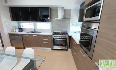 Moderno Chalet en vente en Sierra de los Padres. Gas natural conectado