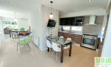 Moderno Chalet en vente en Sierra de los Padres. Gas natural conectado