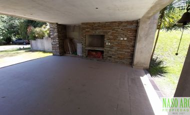 Moderno Chalet en vente en Sierra de los Padres. Gas natural conectado