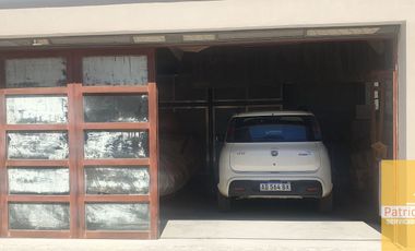 Casa en venta de 4 dormitorios c/ cochera en Cinco Saltos