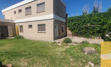 Casa en venta de 4 dormitorios c/ cochera en Cinco Saltos