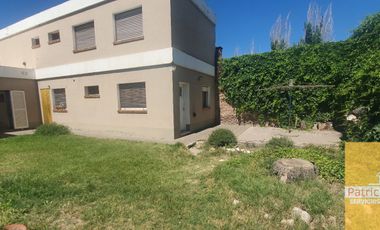 Casa en venta de 4 dormitorios c/ cochera en Cinco Saltos