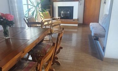 Casa en venta de 4 dormitorios c/ cochera en Cinco Saltos