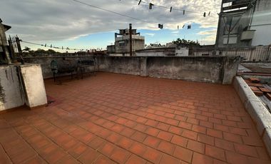 Casa en venta de 2 dormitorios c/ cochera en Floresta