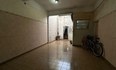 Casa en venta de 2 dormitorios c/ cochera en Floresta