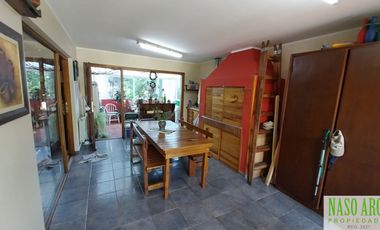 Chalet en venta en Sierra de los Padres. Gas natural. A 3 cuadras de la entrada