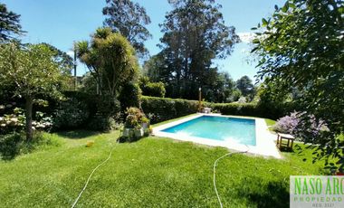 Chalet en venta en Sierra de los Padres. Gas natural. A 3 cuadras de la entrada