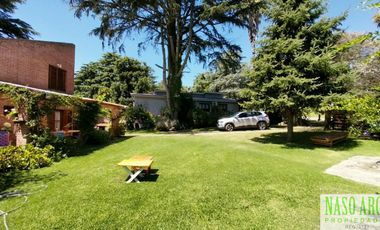 Chalet en venta en Sierra de los Padres. Gas natural. A 3 cuadras de la entrada