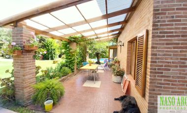 Chalet en venta en Sierra de los Padres. Gas natural. A 3 cuadras de la entrada