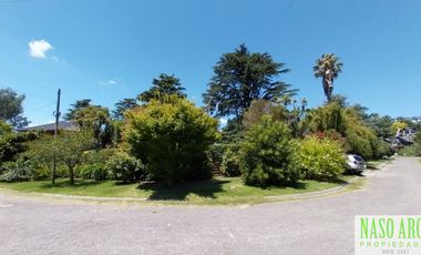 Chalet en venta en Sierra de los Padres. Gas natural. A 3 cuadras de la entrada